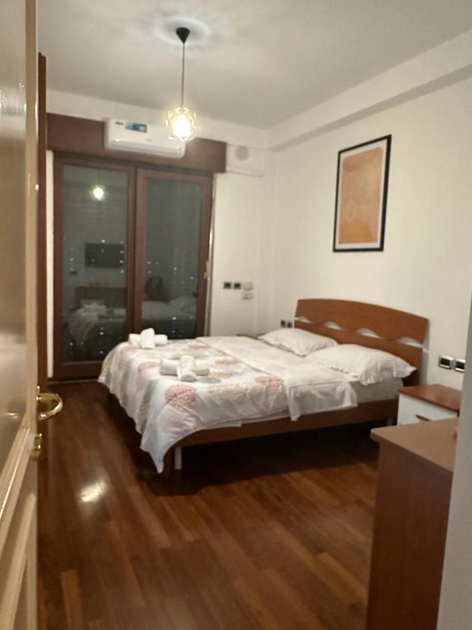 City Center Shkodra B&B Esterno foto